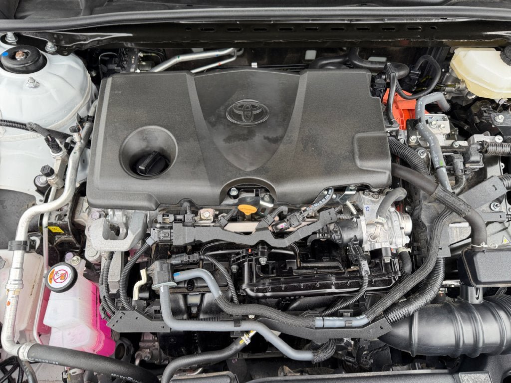 Used 2025 Toyota Camry SE FWD image 30