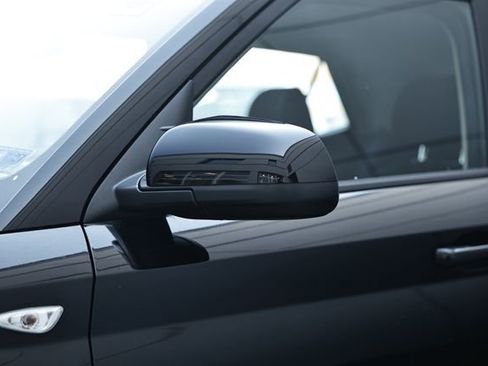 Used 2023 Hyundai Venue SE image 10