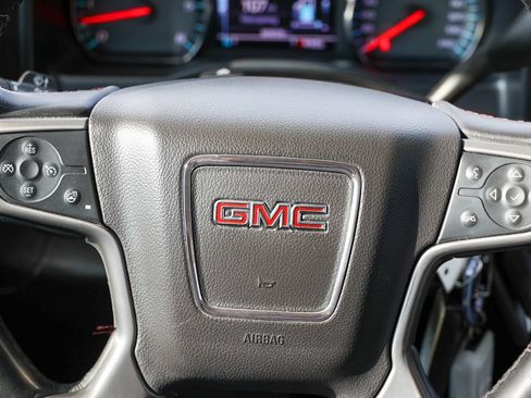 Used 2018 RAM 1500 Laramie w/ Convenience Group AWD/4WD image 10