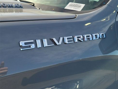 Used 2025 Chevrolet Silverado 1500 Custom image 30