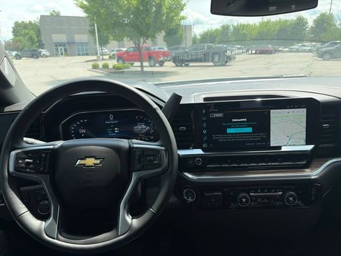 Used 2025 Chevrolet Silverado 2500 LT w/ Convenience Package AWD/4WD image 22