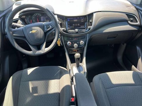 Used 2021 Chevrolet Trax LS AWD/4WD image 13