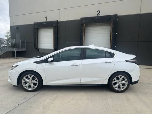 Used 2017 Chevrolet Volt Premier w/ Driver Confidence II Package FWD image 2