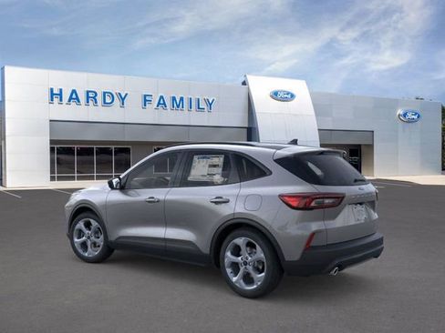 New 2025 Ford Escape ST-Line w/ Cold Weather Package FWD image 4