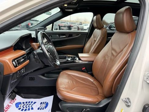 Used 2022 Lincoln Nautilus Reserve w/ Luxury Package image 2