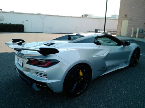 Used 2026 Chevrolet Corvette E-Ray w/ Stealth Interior Trim Package AWD/4WD image 6