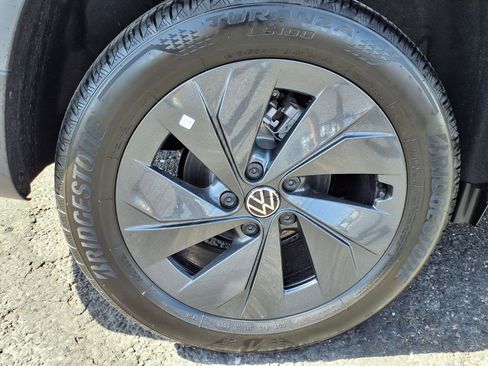 New 2026 Volkswagen Taos S image 7