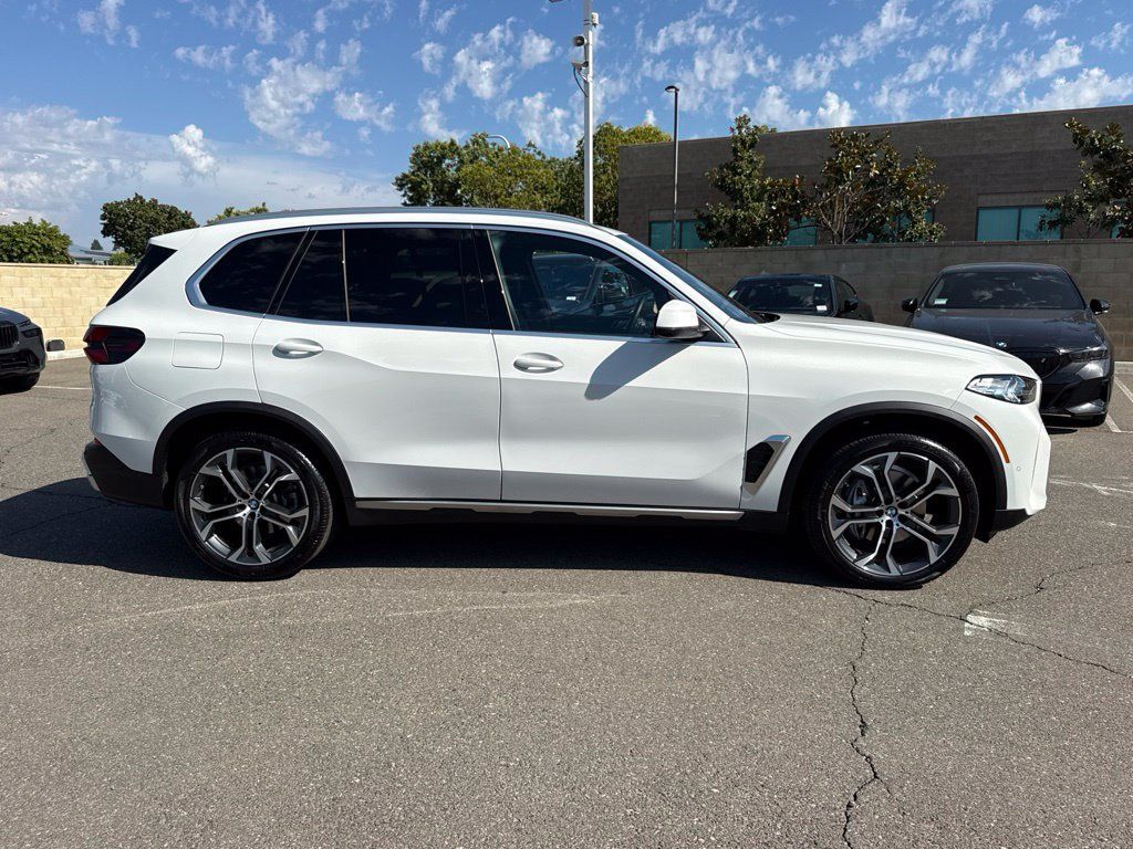 Used 2026 BMW X5 sDrive40i w/ Parking Assistance Package RWD image 7