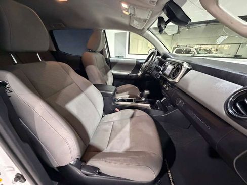 Used 2019 Toyota Tacoma SR5 image 40