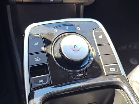 Certified 2022 Kia Niro EX FWD image 17