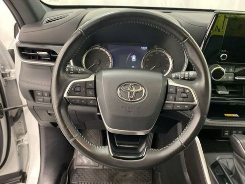 Used 2023 Toyota Highlander XSE AWD/4WD image 15