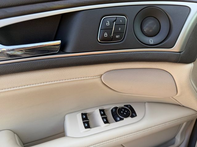 Used 2019 Lincoln MKZ Reserve FWD image 17