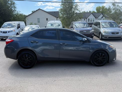 Used 2016 Toyota Corolla LE FWD image 3