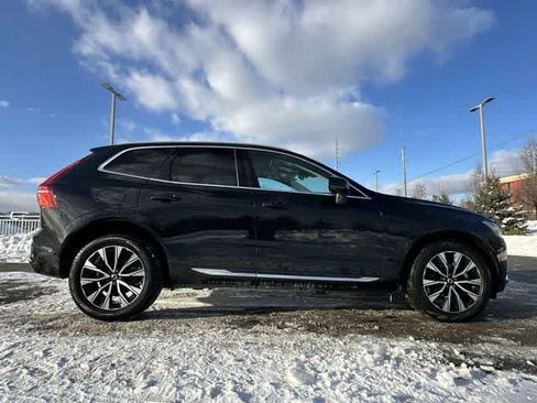Used 2023 Volvo XC60 B5 Plus w/ Climate Package AWD/4WD image 3