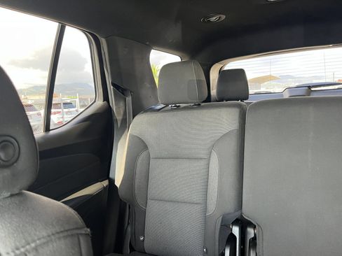 Used 2023 Chevrolet Traverse LT FWD image 40
