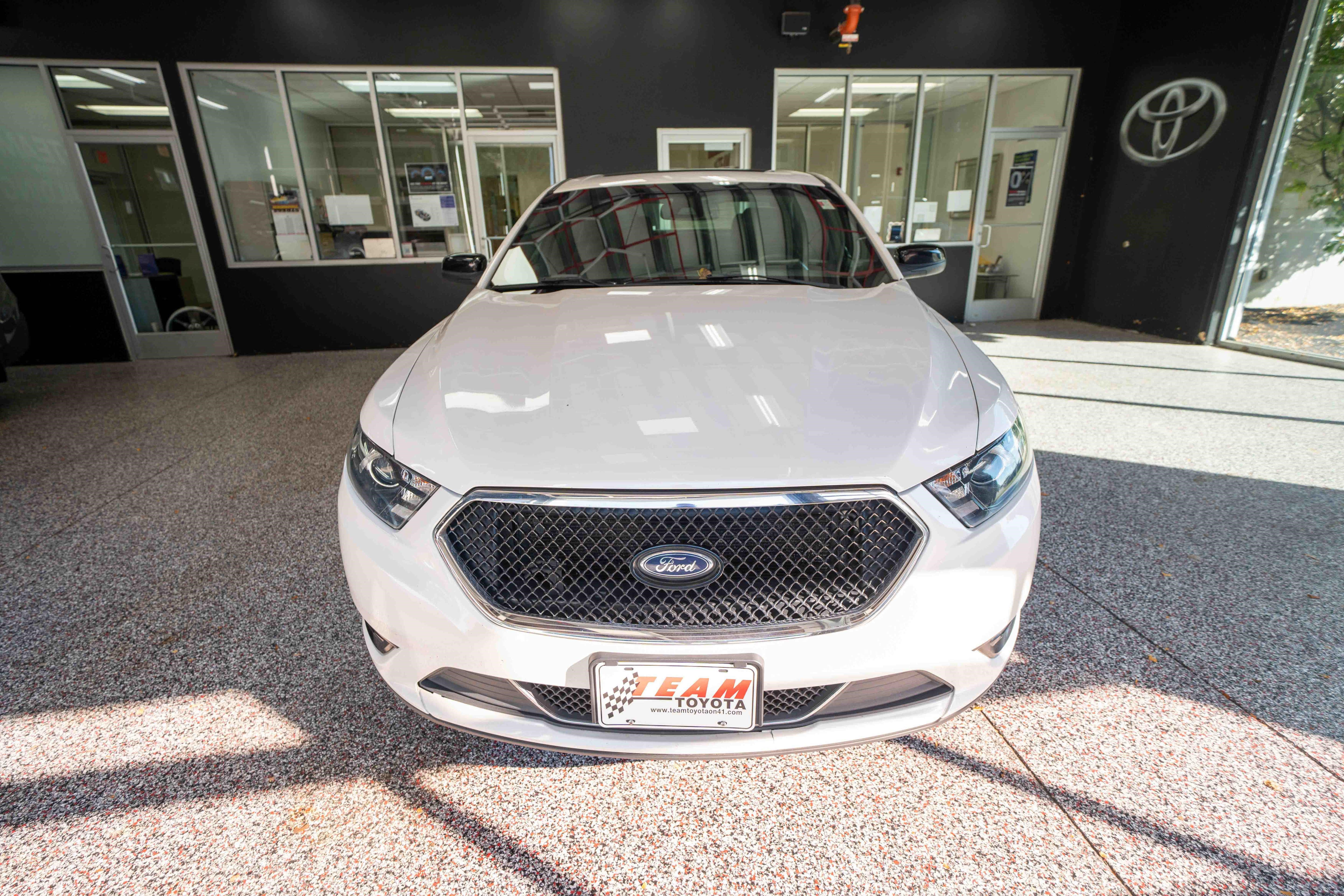 Used 2018 Ford Taurus SHO AWD/4WD image 6