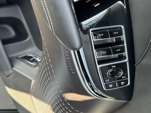 Certified 2024 Cadillac Lyriq Luxury AWD/4WD image 29