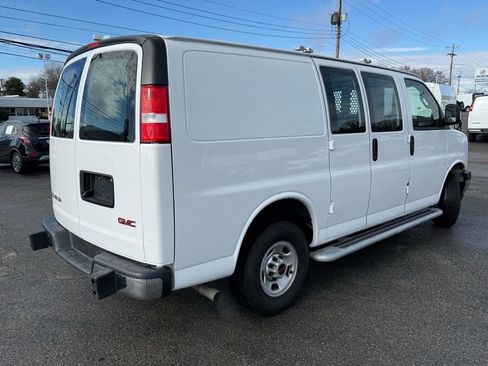 Used 2024 GMC Savana 2500 w/ Driver Convenience Package image 4