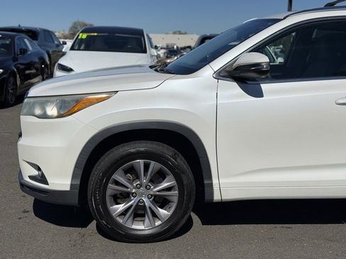Used 2015 Toyota Highlander XLE image 4