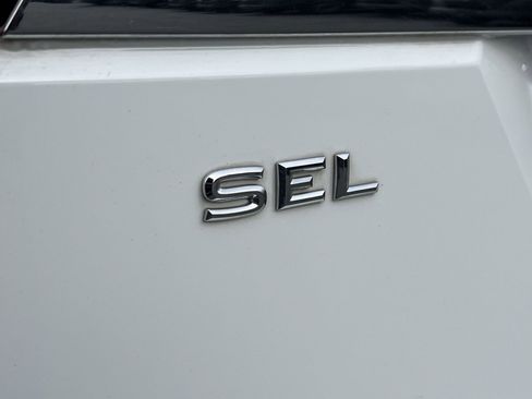 Used 2018 Volkswagen Atlas SEL image 30