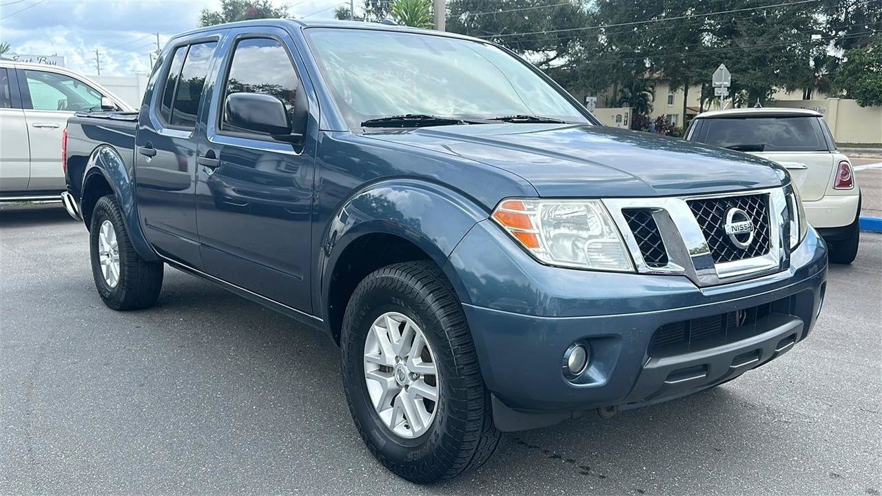 Used 2014 Nissan Frontier SV w/ SV Value Truck Package AWD/4WD image 12