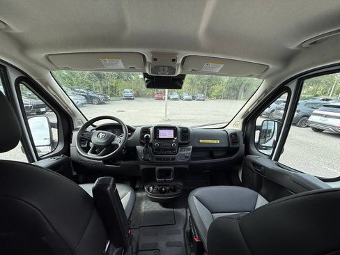 Used 2025 RAM ProMaster 2500 w/ Convenience Group FWD image 18