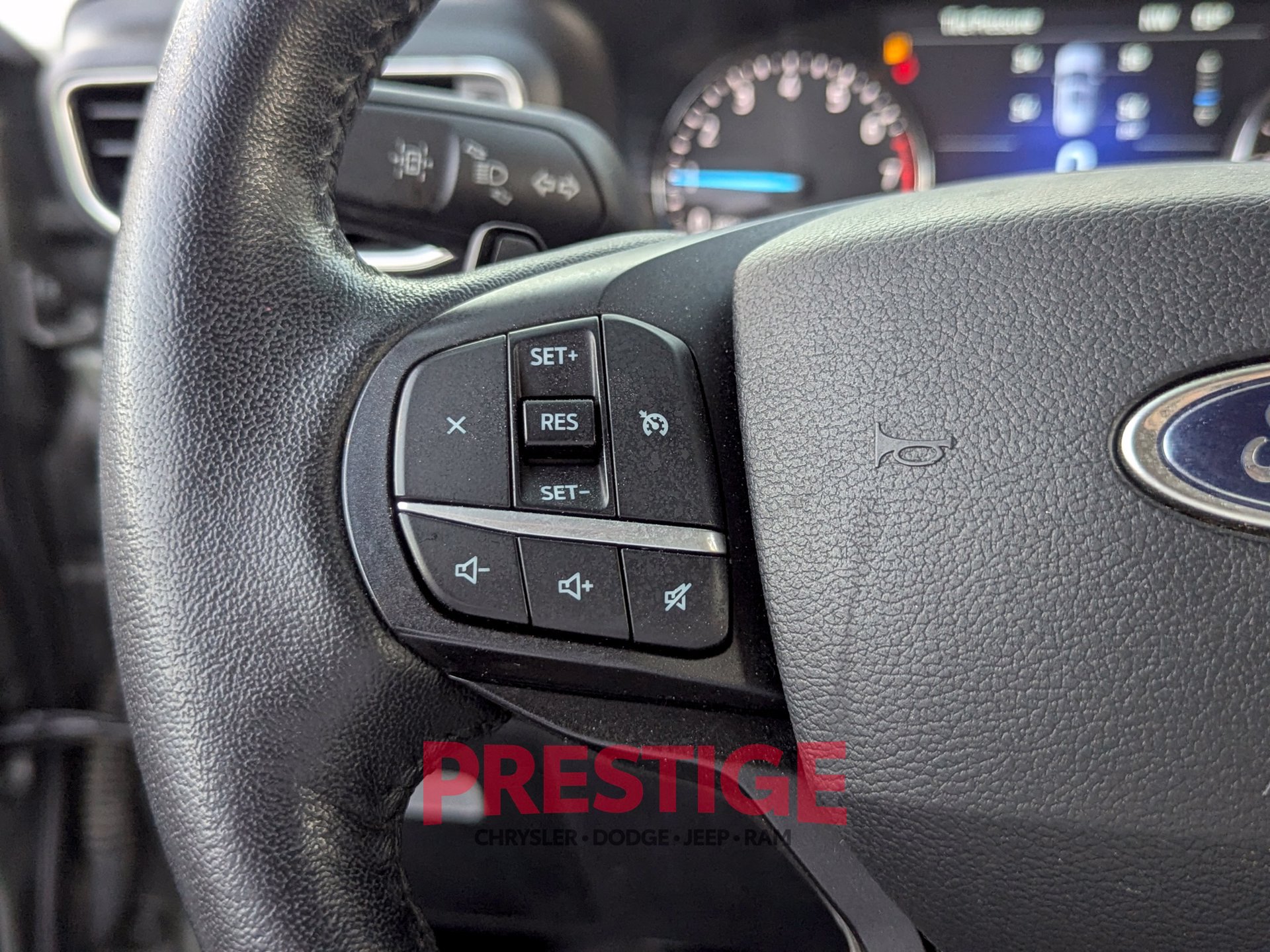 Used 2020 Ford Explorer XLT w/ Equipment Group 202A AWD/4WD image 17