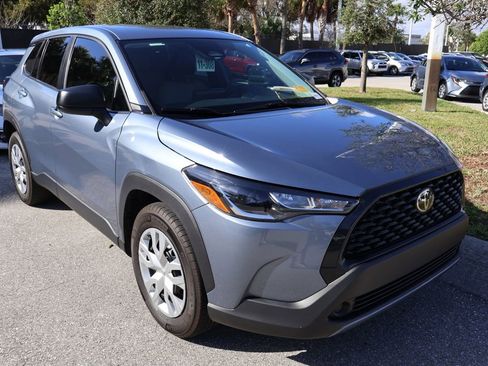 Certified 2023 Toyota Corolla Cross L image 6