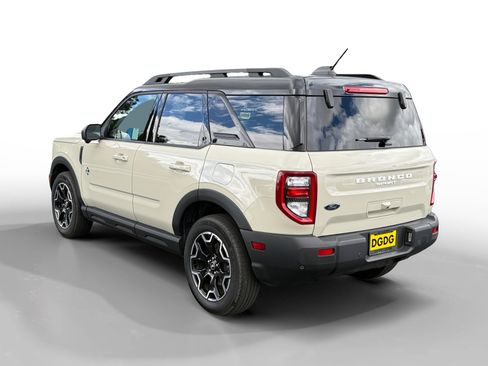Used 2025 Ford Bronco Sport Outer Banks w/ Outer Banks Tech Package+ image 3