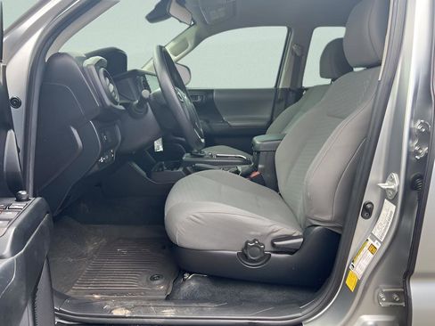Used 2022 Toyota Tacoma SR image 10