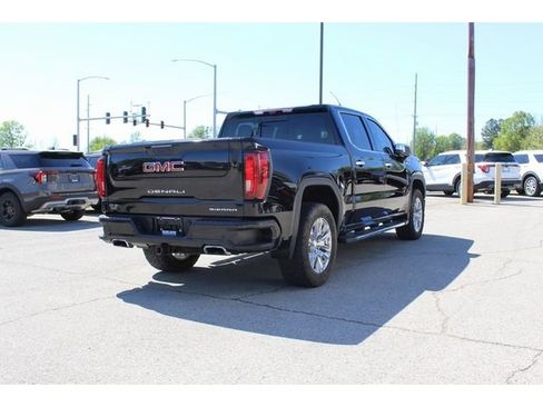Used 2024 GMC Sierra 1500 Denali w/ Technology Package AWD/4WD image 5