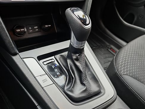 Used 2020 Hyundai Elantra SE w/ Cargo Package (C1) image 14