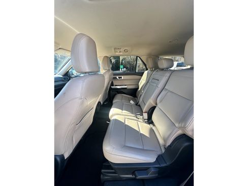 Used 2024 Ford Explorer XLT w/ Equipment Group 202A image 13
