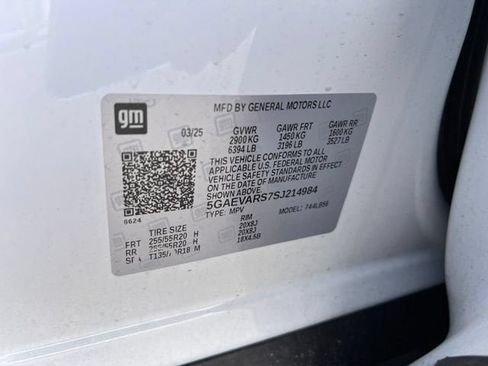 Used 2025 Buick Enclave Preferred AWD/4WD image 7