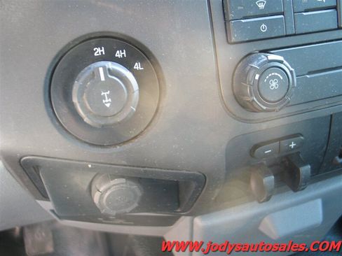 Used 2016 Ford F250 XL w/ Power Equipment Group AWD/4WD image 14