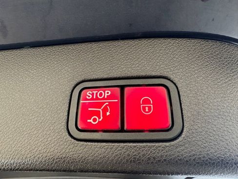 Used 2017 Mercedes-Benz GLS 450 4MATIC image 11