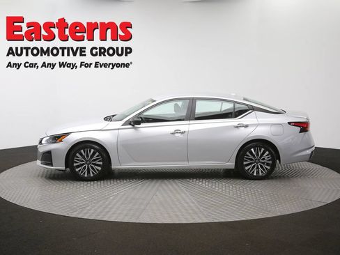 Used 2024 Nissan Altima 2.5 SV FWD image 59