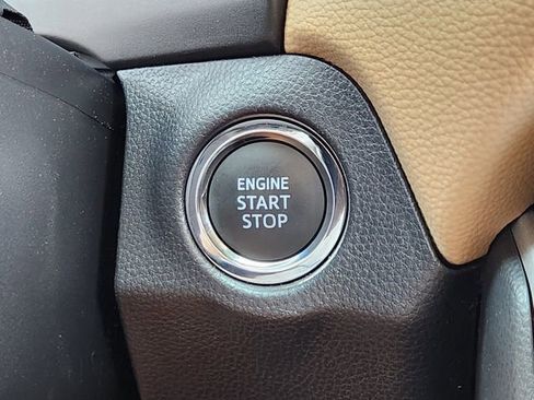 Used 2025 Toyota RAV4 XLE w/ Convenience Package image 15