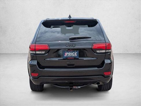 Used 2017 Jeep Grand Cherokee Altitude AWD/4WD image 5