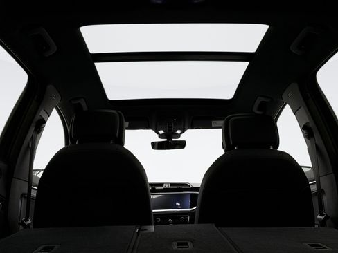 Used 2024 Audi Q3 2.0T Premium image 18