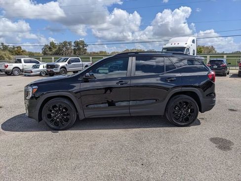 Used 2022 GMC Terrain SLE w/ Driver Convenience Package image 7