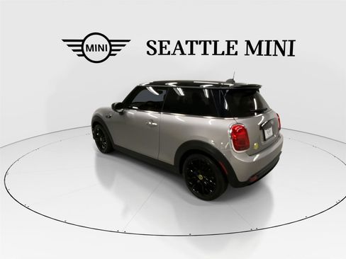 Certified 2024 MINI Cooper SE image 8