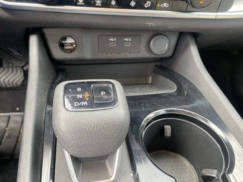 Used 2025 Nissan Rogue SV AWD/4WD image 11