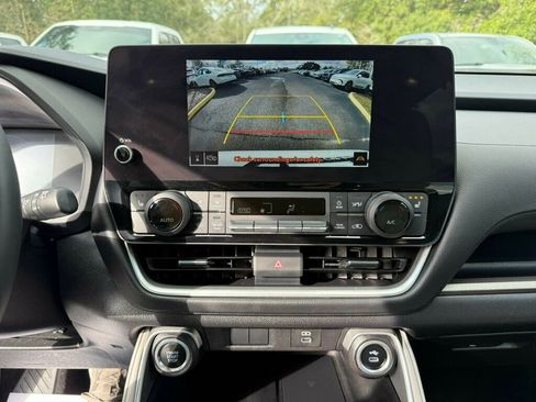 Used 2025 Toyota Grand Highlander XLE FWD image 6