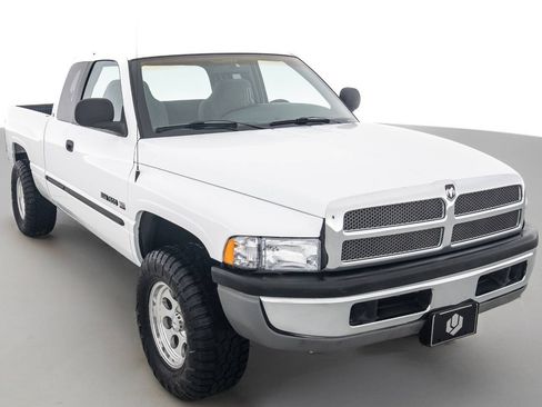 Used 2000 Dodge Ram 1500 Truck 2WD Quad Cab image 1