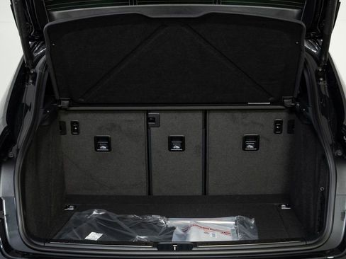 New 2026 Porsche Macan image 31