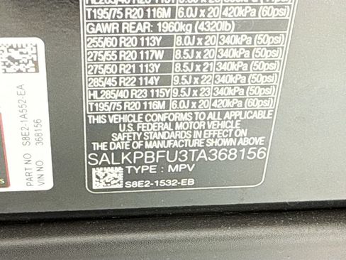 New 2026 Land Rover Range Rover Long Wheelbase SE AWD/4WD image 34