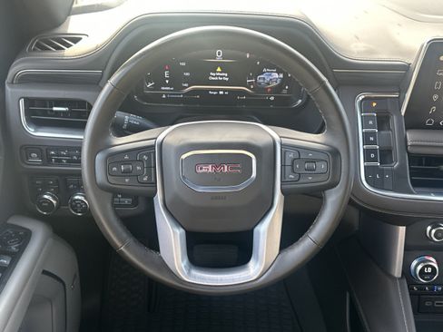 Used 2024 GMC Yukon SLT w/ SLT Luxury Package AWD/4WD image 23
