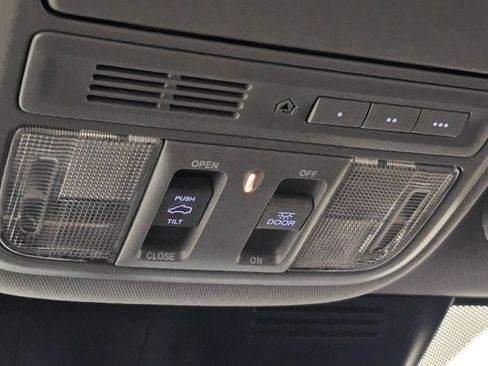 Used 2022 Honda CR-V Touring image 20