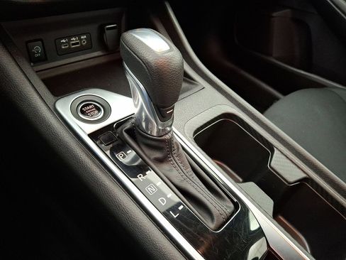 Used 2024 Nissan Sentra SV image 12